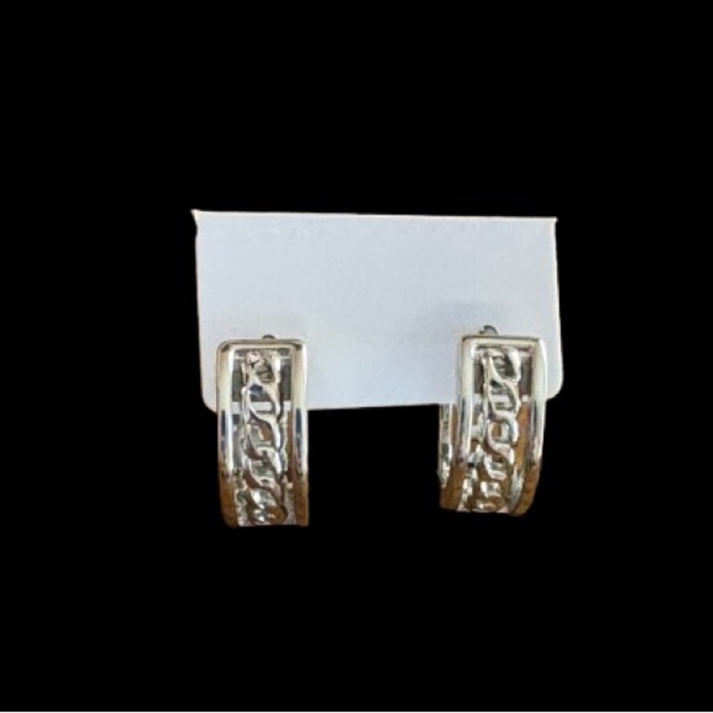 Pretty Bird Jewelry 18K White Gold Plated Hoop Earrings